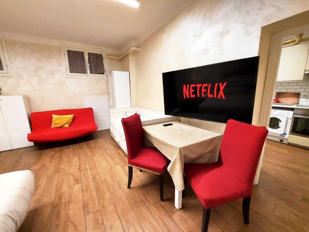 Free Breakfast - Big Apartment In The Heart Of Рим Экстерьер фото