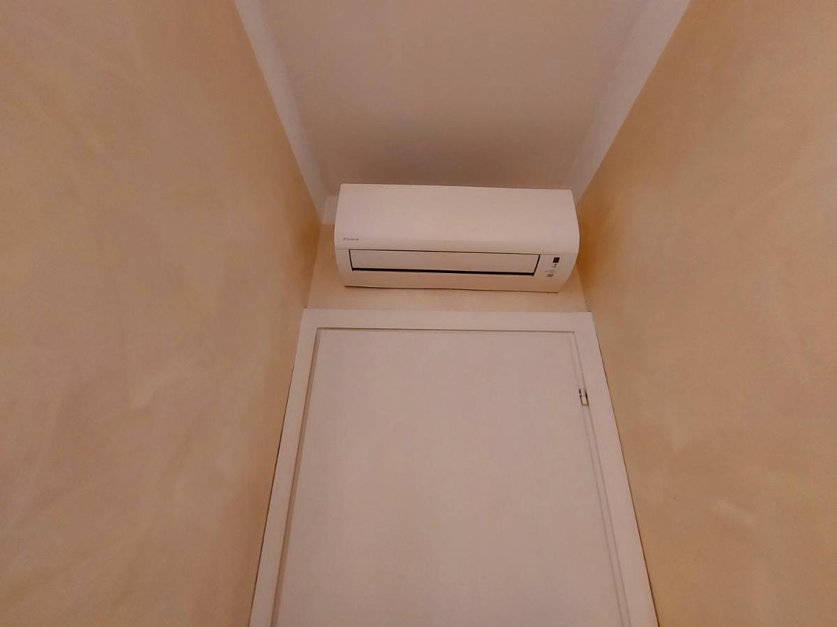 Free Breakfast - Big Apartment In The Heart Of Рим Экстерьер фото